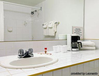 Super 8 By Wyndham Quesnel Bc Hotel Kamer foto